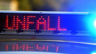 Ein 63-Jähriger starb noch an der Unfallstelle. (Symbolbild) (Foto: Stefan Puchner/dpa)