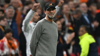 Auch die internationale Presse schrieb über das Debüt von Jürgen Klopp. (Foto: Federico Gambarini/dpa)