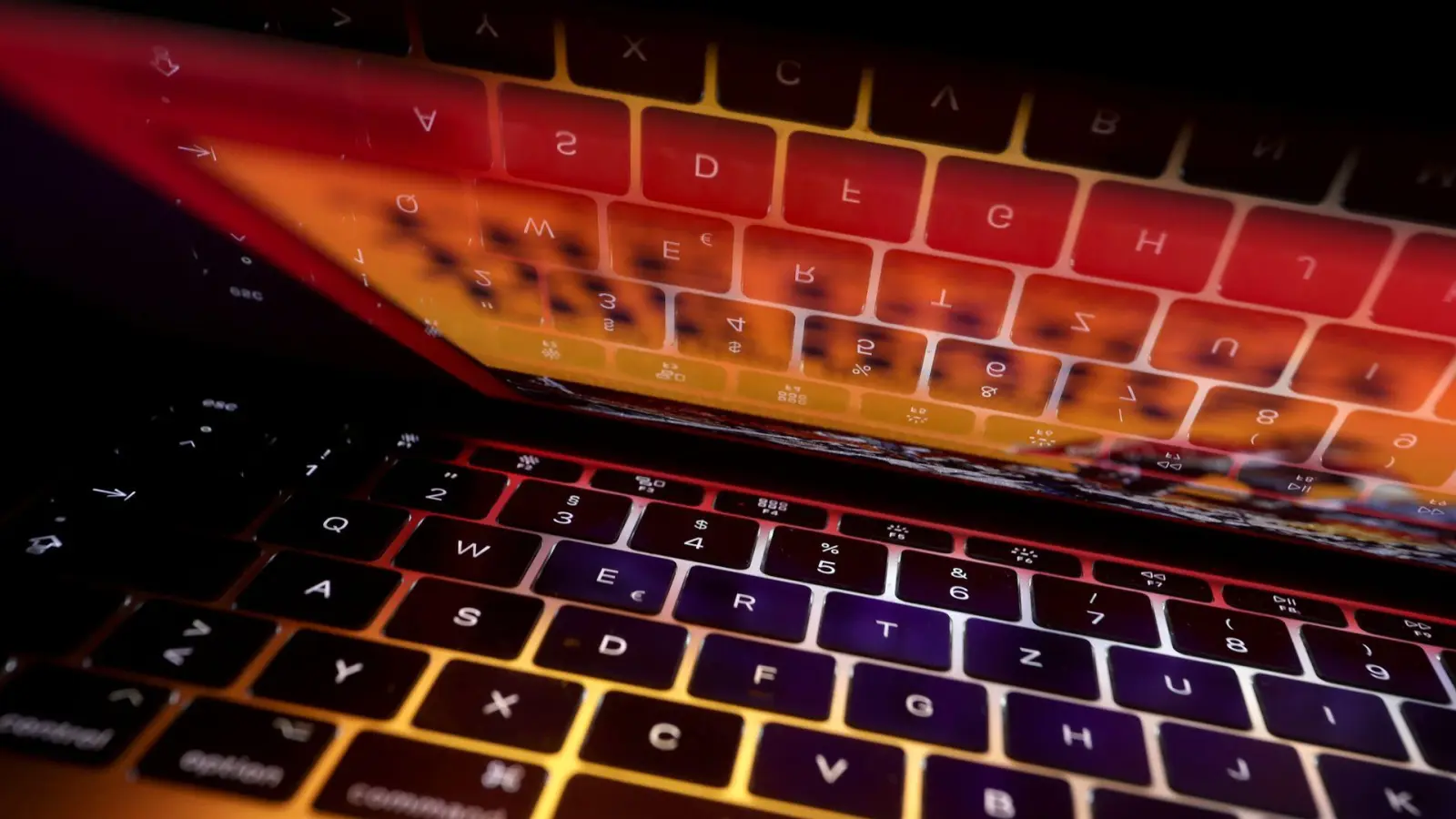 Bislang sind keine Hackerangriffe im Zusammenhang mit der Sicherheitslücke bekannt. (Symbolbild) (Foto: Karl-Josef Hildenbrand/dpa/dpa-tmn)