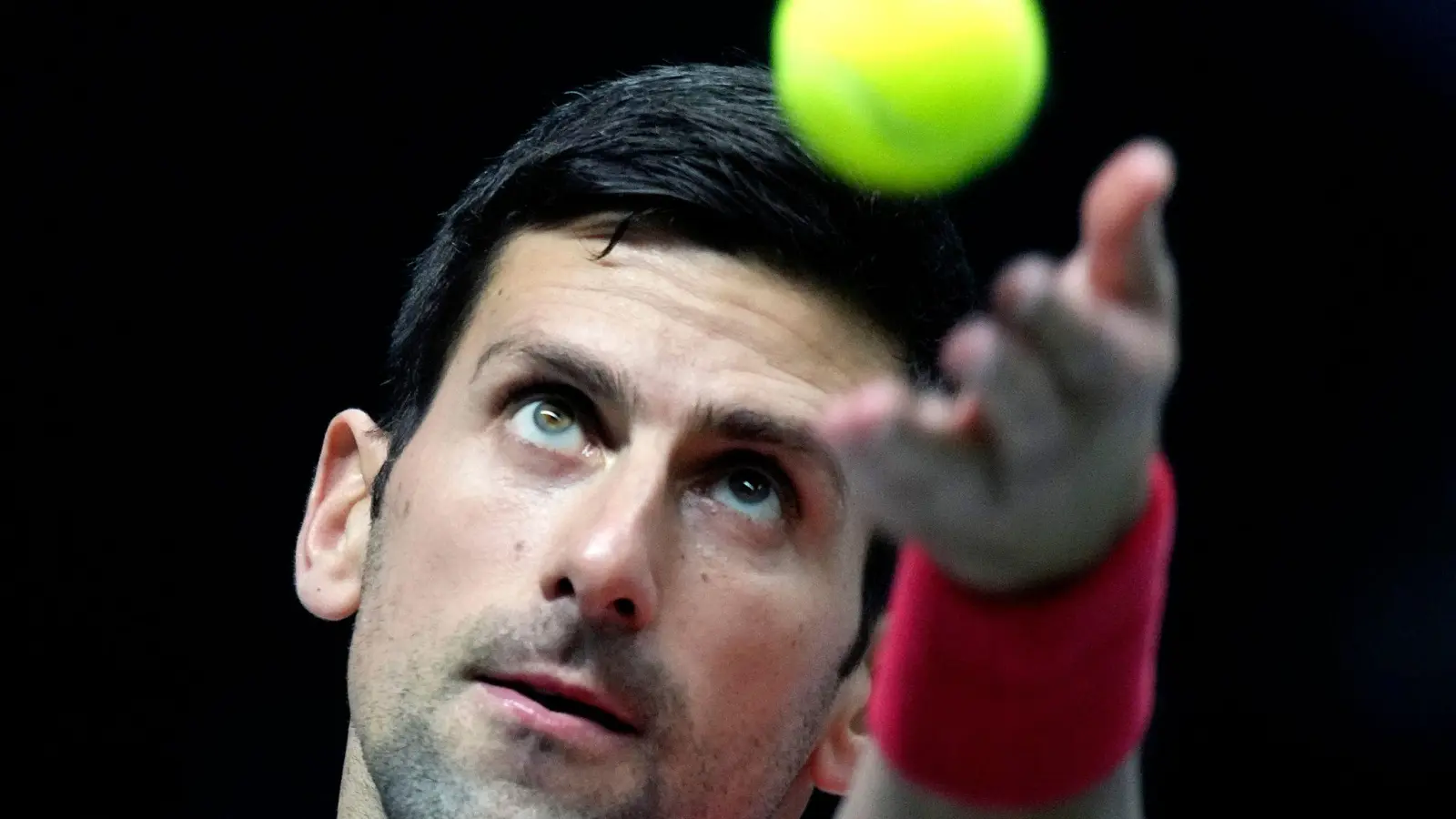 Will mit einer Ausnahmegenehmigung an den Australian Open teilnehmen: Novak Djokovic. (Foto: Michael Probst/AP/dpa)