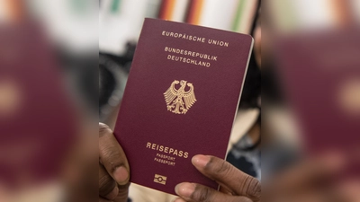 Ein Pass der Bundesrepublik Deutschland. (Foto: Fabian Sommer/dpa)