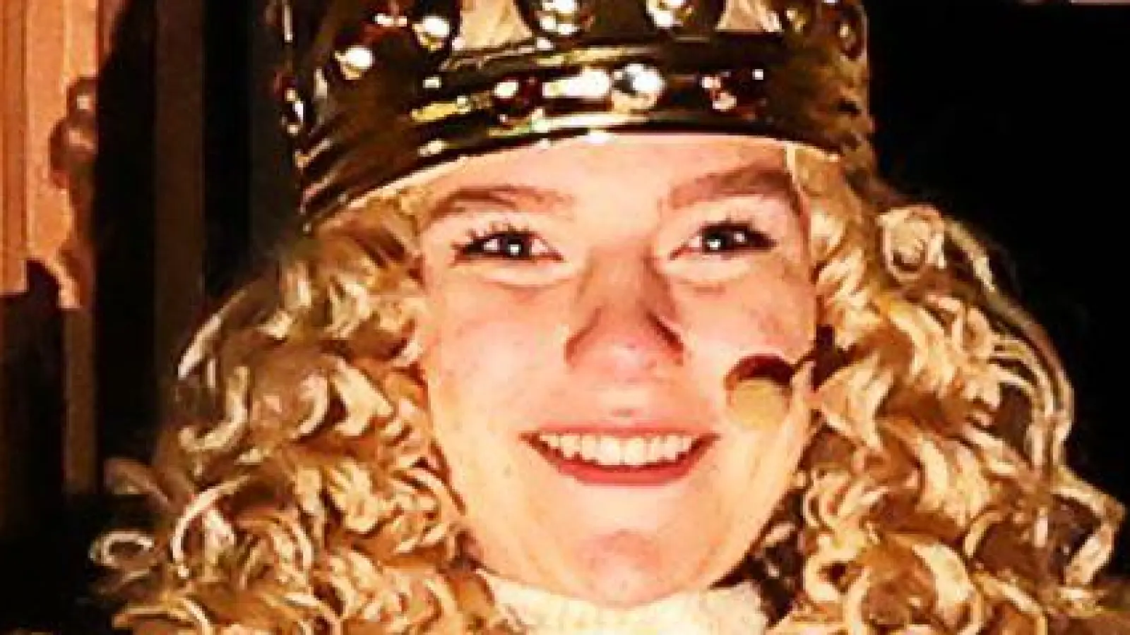 Alle zwei Jahre wird das Nürnberger Christkind neu gewählt. (Foto: Daniel Karmann/dpa)