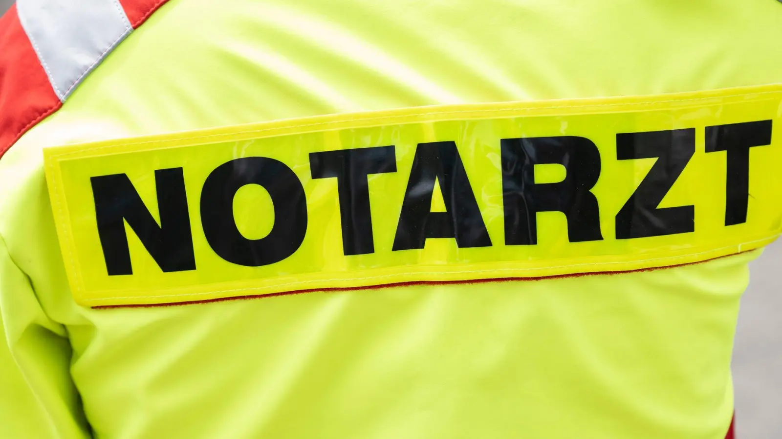 Der Mann starb noch an der Unfallstelle. (Symbolbild) (Foto: Boris Roessler/dpa)