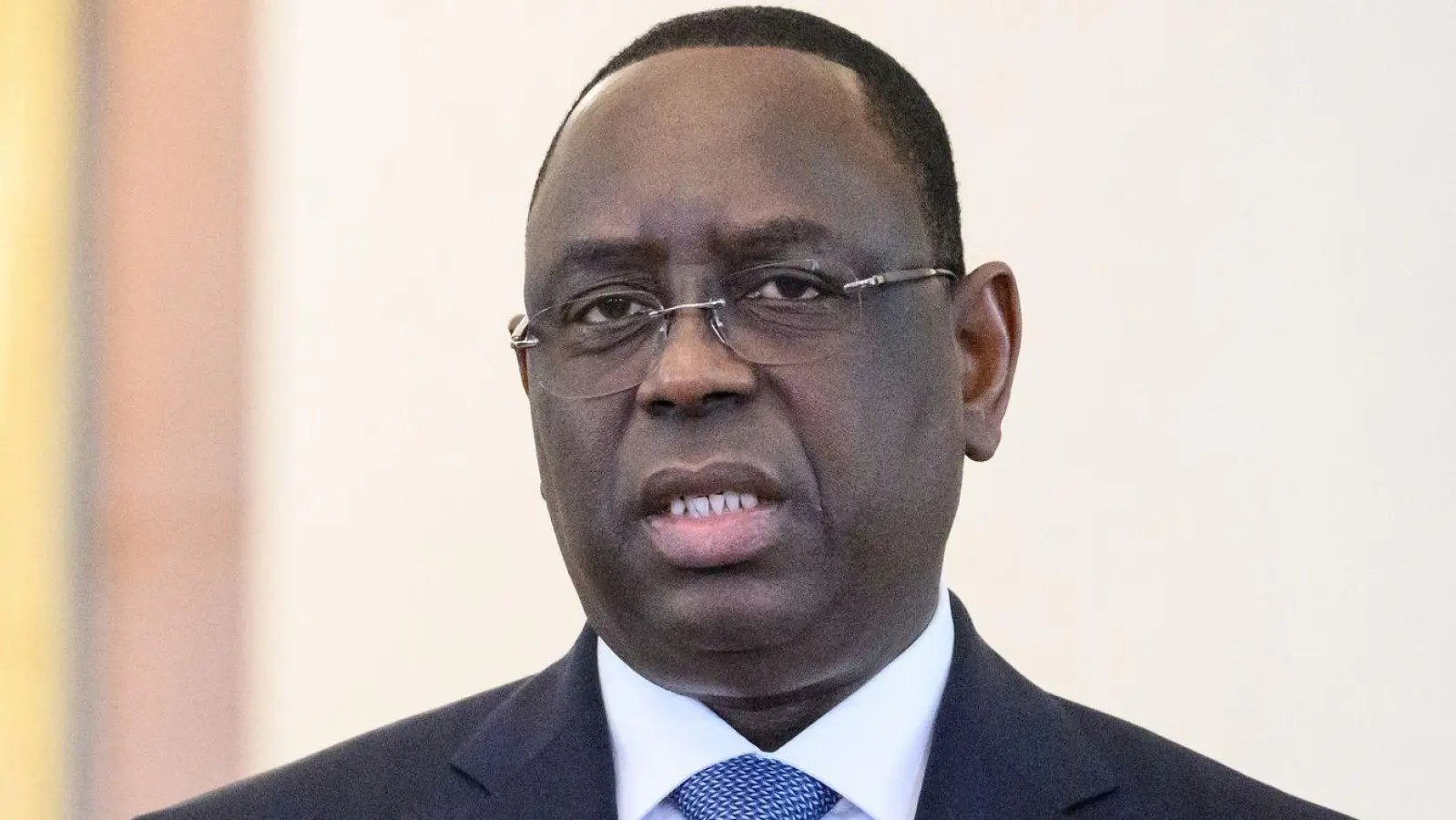 Senegals Präsident Macky Sall hat die Wahl verschoben. Einen neuen Termin gibt es nicht. (Foto: Bernd von Jutrczenka/dpa)