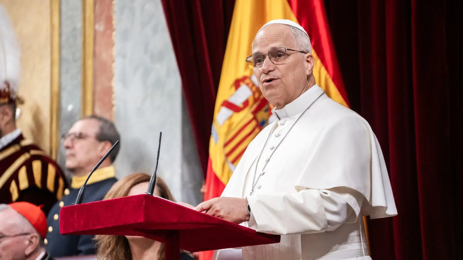 Der Pontifex spricht im spanischen Parlament Klartext. (Foto: César Vallejo Rodríguez/EUROPA PRESS/dpa)
