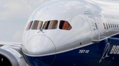 Ein Boeing-Mitarbeiter kritisiert, dass beim Bau vieler 787 „Dreamliner“ zu hohe Spaltmaße zwischen den Rumpfteilen zugelassen worden seien. (Foto: Mic Smith/AP/dpa)