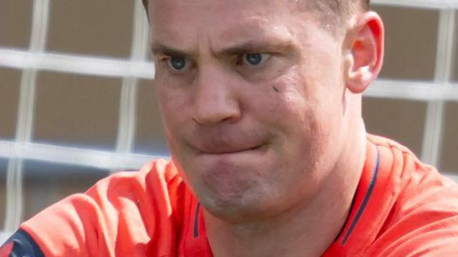 Voller Fokus auf den Ball und Paris Saint-Germain: Manuel Neuer. (Foto: Sven Hoppe/dpa)