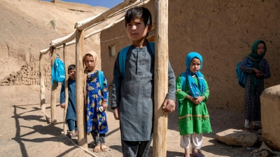 Schüler einer zweiten Klasse in Bamiyan. (Foto: Ebrahim Noroozi/AP)