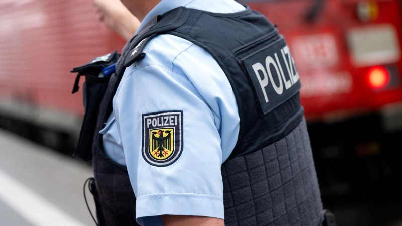 Die Bundespolizei hat in Ansbach einen mutmaßlichen Dieb gestellt. (Symbolbild: Sven Hoppe/dpa)