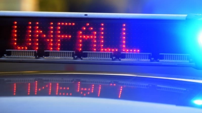 Der 58-Jährige starb noch an der Unfallstelle bei Dillingen an der Donau. (Symbolbild) (Foto: Stefan Puchner/dpa)