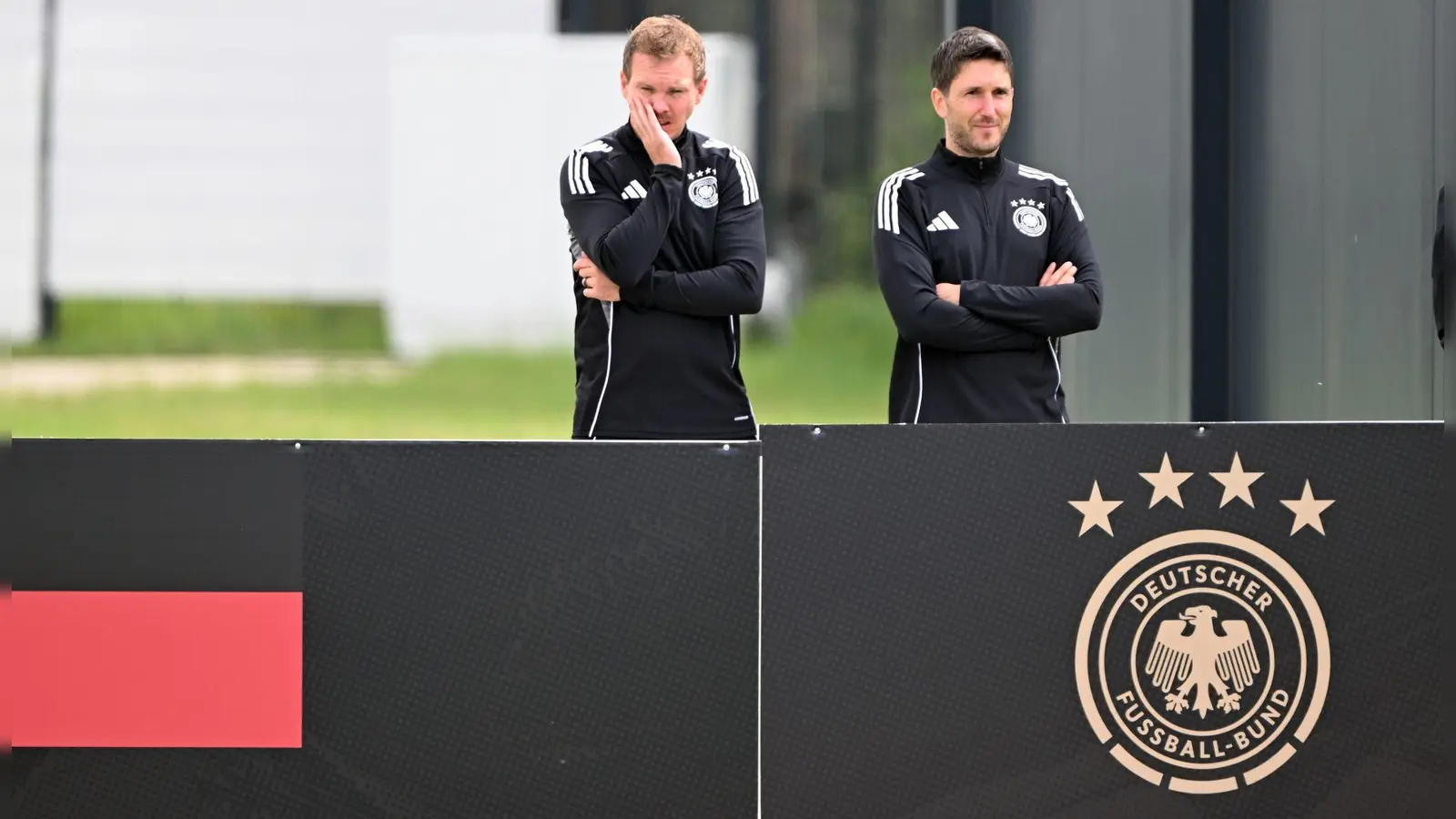 Julian Nagelsmann (l) will mit der Nationalmannschaft ins Finale der Nations League.  (Foto: Federico Gambarini/dpa)