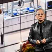 Nvidia-Chef Jensen Wang sieht Europa nicht auf der KI-Verliererstraße.  (Foto: Soeren Stache/dpa)