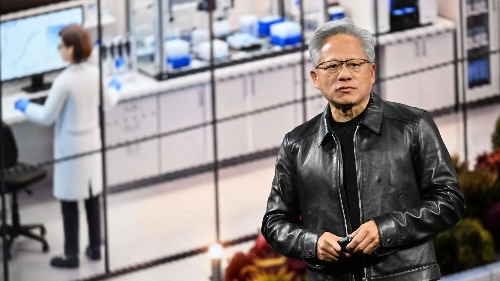 Nvidia-Chef Jensen Wang sieht Europa nicht auf der KI-Verliererstraße.  (Foto: Soeren Stache/dpa)