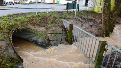Die Starkregenereignisse häufen sich, was auch Auswirkungen auf den Dombach hat. Mit einem Konzept will die Stadt dafür sorgen, dass ein entsprechender Schutz für Ansbach gewähreistet werden kann. (Archivbild: Jim Albright)