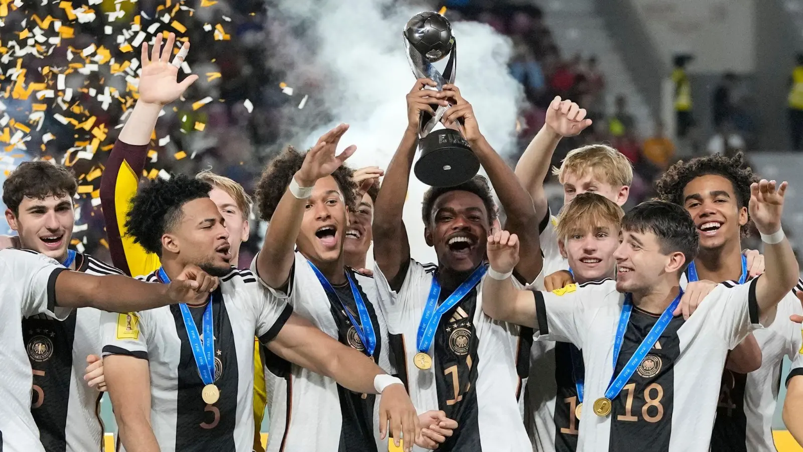 Nach dem Sieg bei der EM triumphierten die DFB-Junioren auch bei der WM. (Foto: Achmad Ibrahim/AP)
