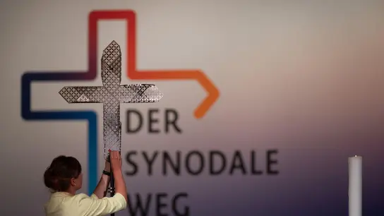 Seit fast vier Jahren läuft unter dem Namen Synodaler Weg ein Reformprozess in der katholischen Kirche in Deutschland. (Foto: Sebastian Gollnow/dpa)
