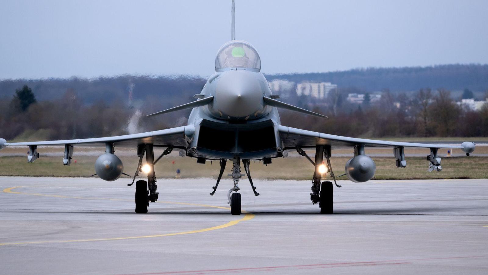 German Armed Forces again allow fighter jets to fly low: Ansbach district ...