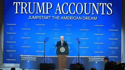 Der US-Präsident machte bei einer Veranstaltung des Finanzministeriums Werbung für die „Trump Accounts“ (Foto: Jacquelyn Martin/AP/dpa)