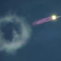 Elon Musk ergänzt das Satelliten-Internet Starlink mit Mobilfunk-Frequenzen in den USA. (Archivbild)  (Foto: Eric Gay/AP/dpa)
