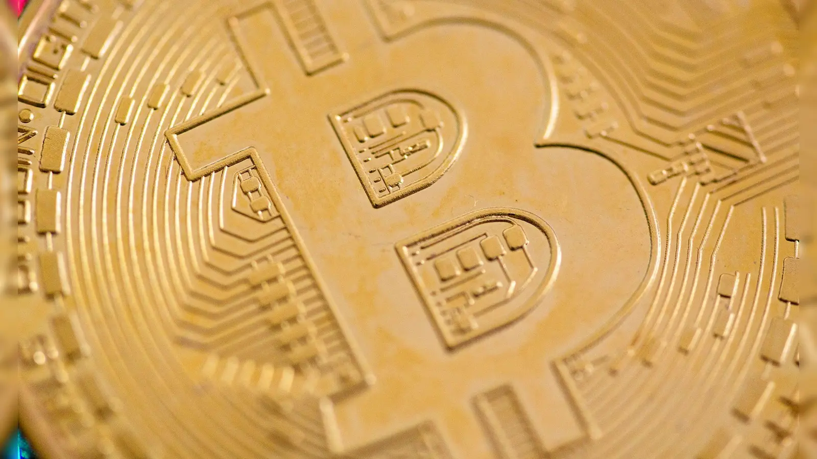 Der Bitcoin kommt derzeit auf eine Marktkapitalisierung von rund 2,1 Billionen Dollar. (Foto: Fernando Gutierrez-Juarez/dpa)