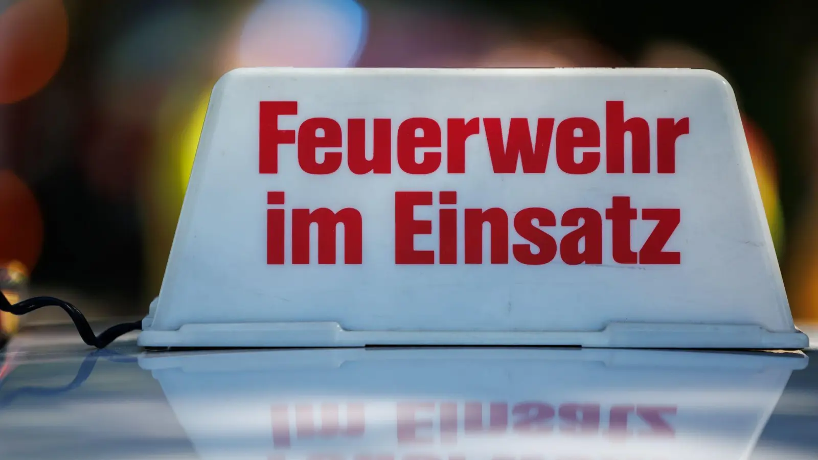 Die Feuerwehr suchte den Gebäudekomplex ab. (Symbolbild) (Foto: Daniel Karmann/dpa)