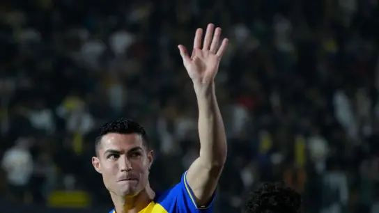 Superstar Cristiano Ronaldo wechselte nach Saudi-Arabien. (Foto: Amr Nabil/AP/dpa)