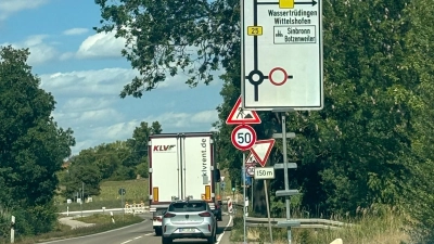 Aus Richtung des Dinkelsbühler Stadtteils Neustädtlein wird die Sperrung der Staatsstraße 2218 angekündigt. Zur Anreise des Summer-Breeze-Festivals soll die Zufahrt aber wieder frei sein. (Foto: Martina Haas)