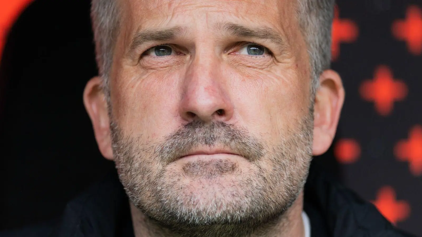 Schielt auf Platz neun in der Liga: Manuel Baum. (Archivbild) (Foto: Rolf Vennenbernd/dpa)