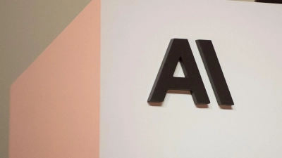 Der OpenAI-Konkurrent Anthropic wurde zuletzt bei einer Finanzierungsrunde mit insgesamt 900 Milliarden Dollar bewertet. (Archivbild) (Foto: Andrej Sokolow/dpa)