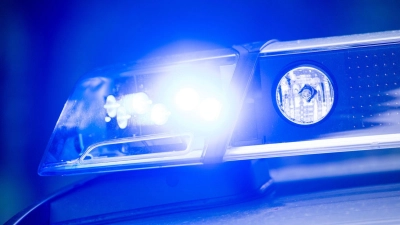 Mutter und Tochter kamen verletzt in ein Krankenhaus. (Symbolbild) (Foto: Lino Mirgeler/dpa)