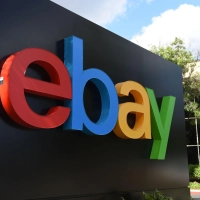 Ebay zahlt mehr als 50 Millionen Dollar, weil Mitarbeiter der Online-Handelsplattform vor Jahren versuchten, ein Blogger-Ehepaar einzuschüchtern. (Archivbild) (Foto: Andrej Sokolow/dpa)