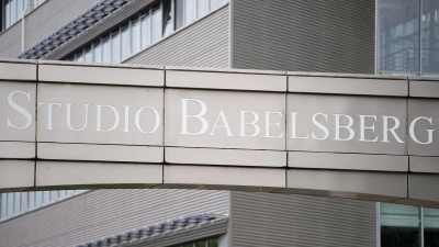 Das Studio Babelsberg verzeichnete 2025 ein Umsatzplus, aber auch ein Minus beim Ergebnis. (Archivbild) (Foto: Soeren Stache/dpa)