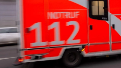 Ein 67-Jähriger ist nach einem Unfall gestorben. (Symbolbild) (Foto: Monika Skolimowska/dpa)