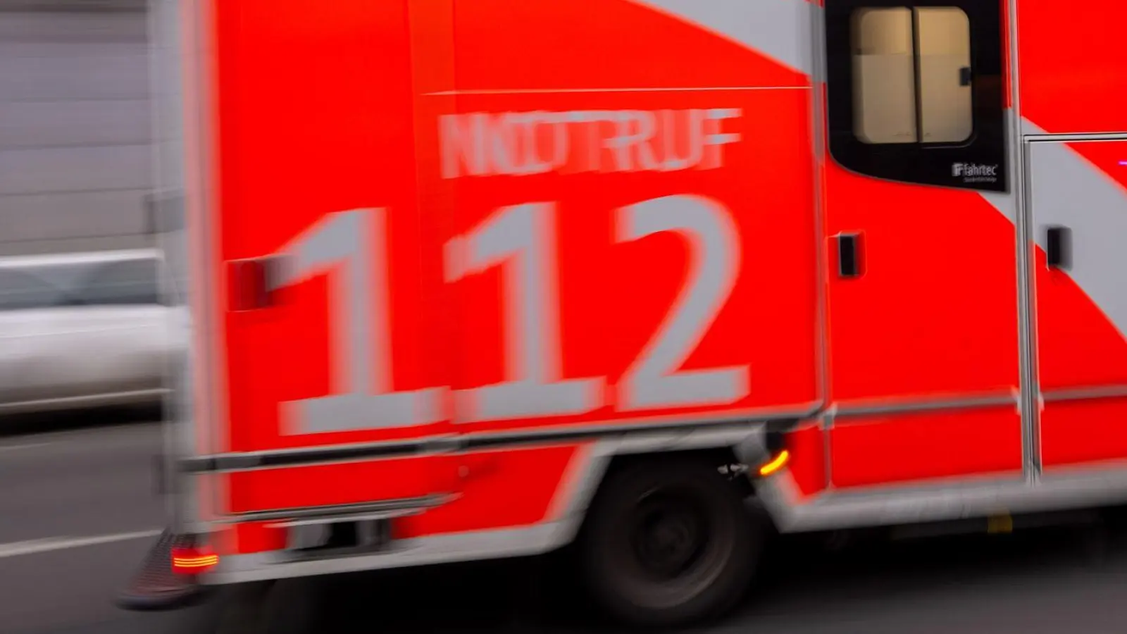 Ein 67-Jähriger ist nach einem Unfall gestorben. (Symbolbild) (Foto: Monika Skolimowska/dpa)