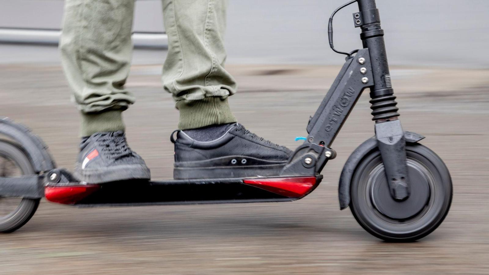 Elfjähriger klaut E-Scooter in Ansbach – und wird von der Polizei ...