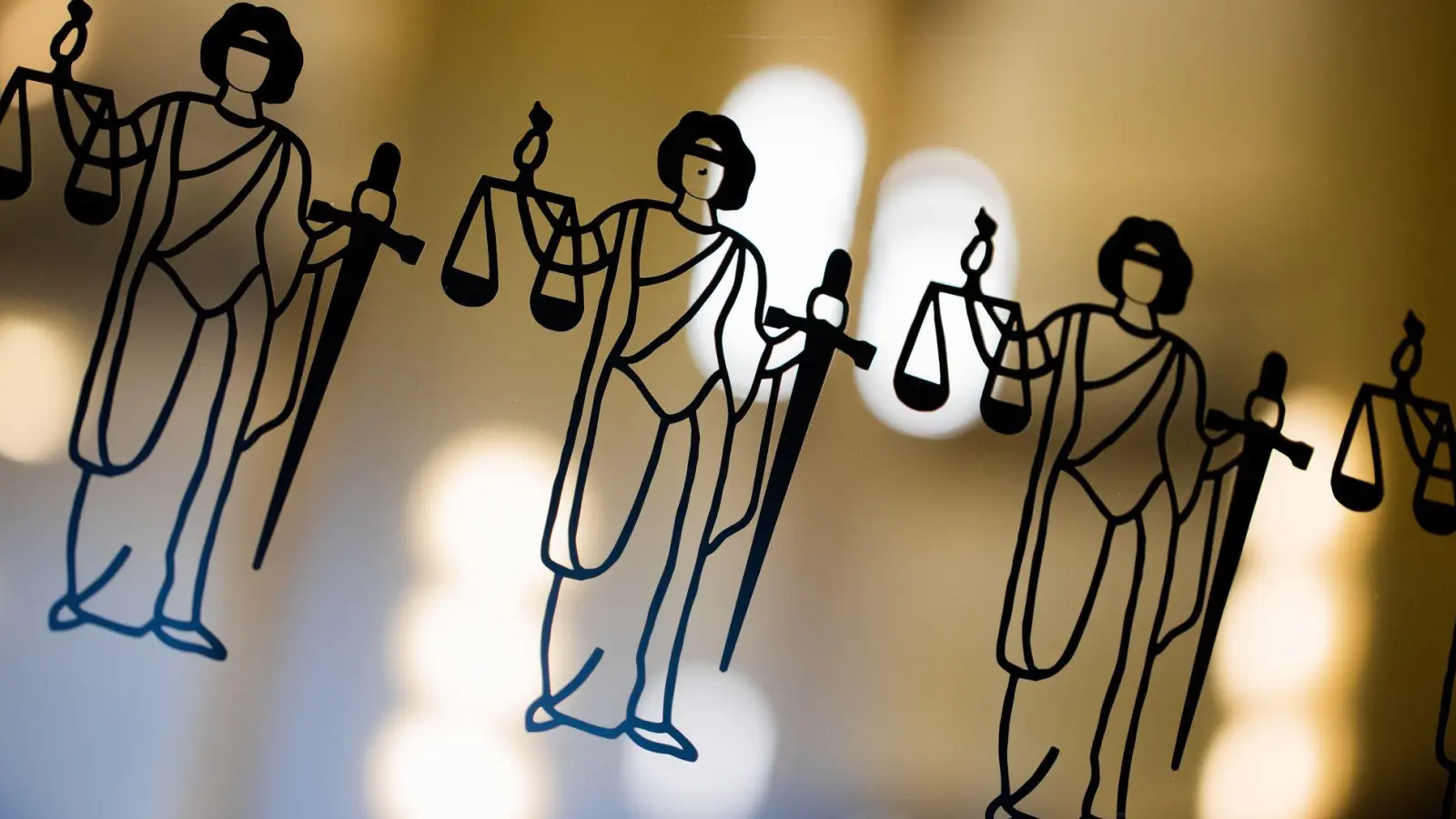 Das OLG Köln entschied, dass ein gemeinschaftliches Testament bei gravierenden Veränderungen wie einer schweren Behinderung eines Kindes auch ohne ausdrücklichen Vorbehalt angepasst werden kann. (Foto: Rolf Vennenbernd/dpa/dpa-tmn)