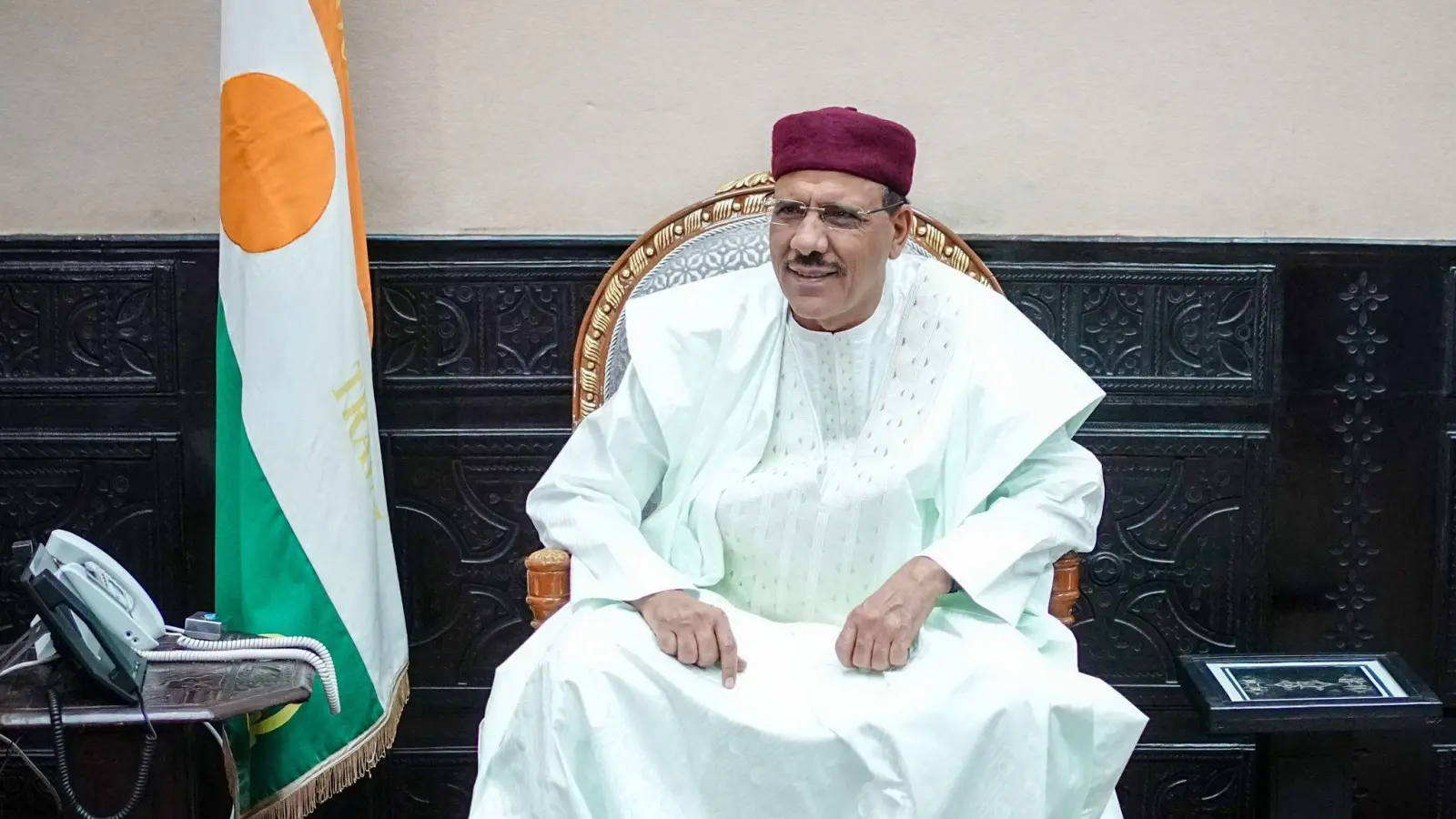 Nigers neue Machthaber wollen den gestürzten Präsidenten Mohamed Bazoum wegen Hochverrats anklagen. (Foto: Kay Nietfeld/dpa)
