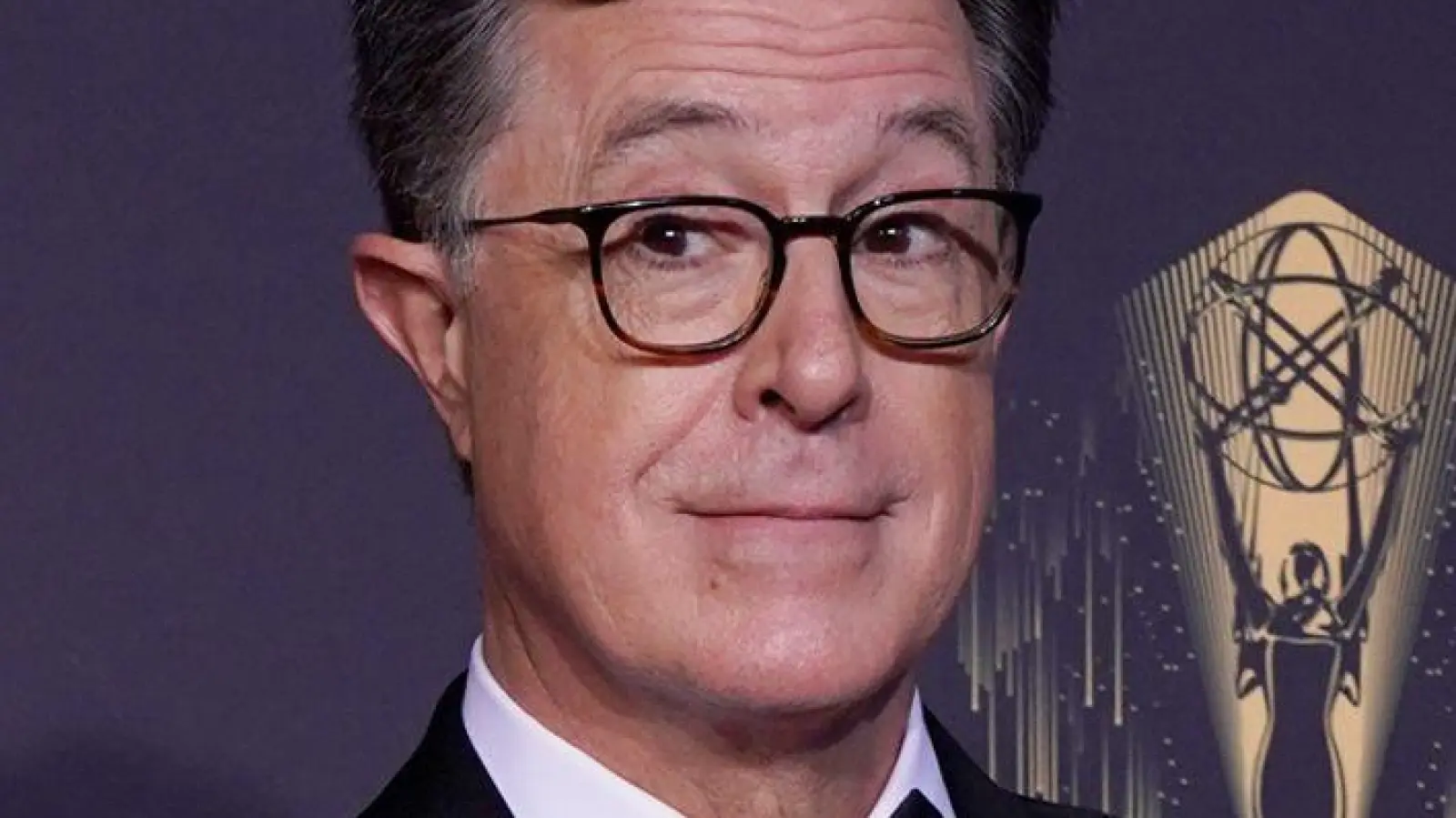 Stephen Colbert soll im Mai 2026 bei CBS vom Sender. (Archivbild) (Foto: Chris Pizzello/Invision via AP/dpa)