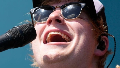 Auf seinem achten Album verarbeitet Ed Sheeran süd- und westasiatische Klänge. (Archivbild) (Foto: Wilfredo Lee/AP/dpa)