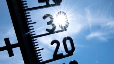 Die heißeste Woche des Jahres mit über 30 Grad steht in Westmittelfranken an.  (Symbolbild: Sven Hoppe/dpa)