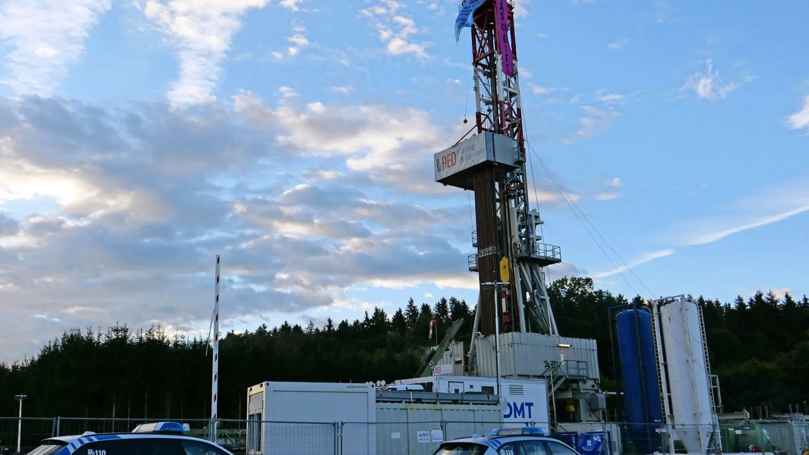 In den vergangenen Wochen war es rund um das Bohrfeld und auch darauf immer wieder zu Protesten gekommen. (Archivbild) (Foto: Uwe Lein/dpa)