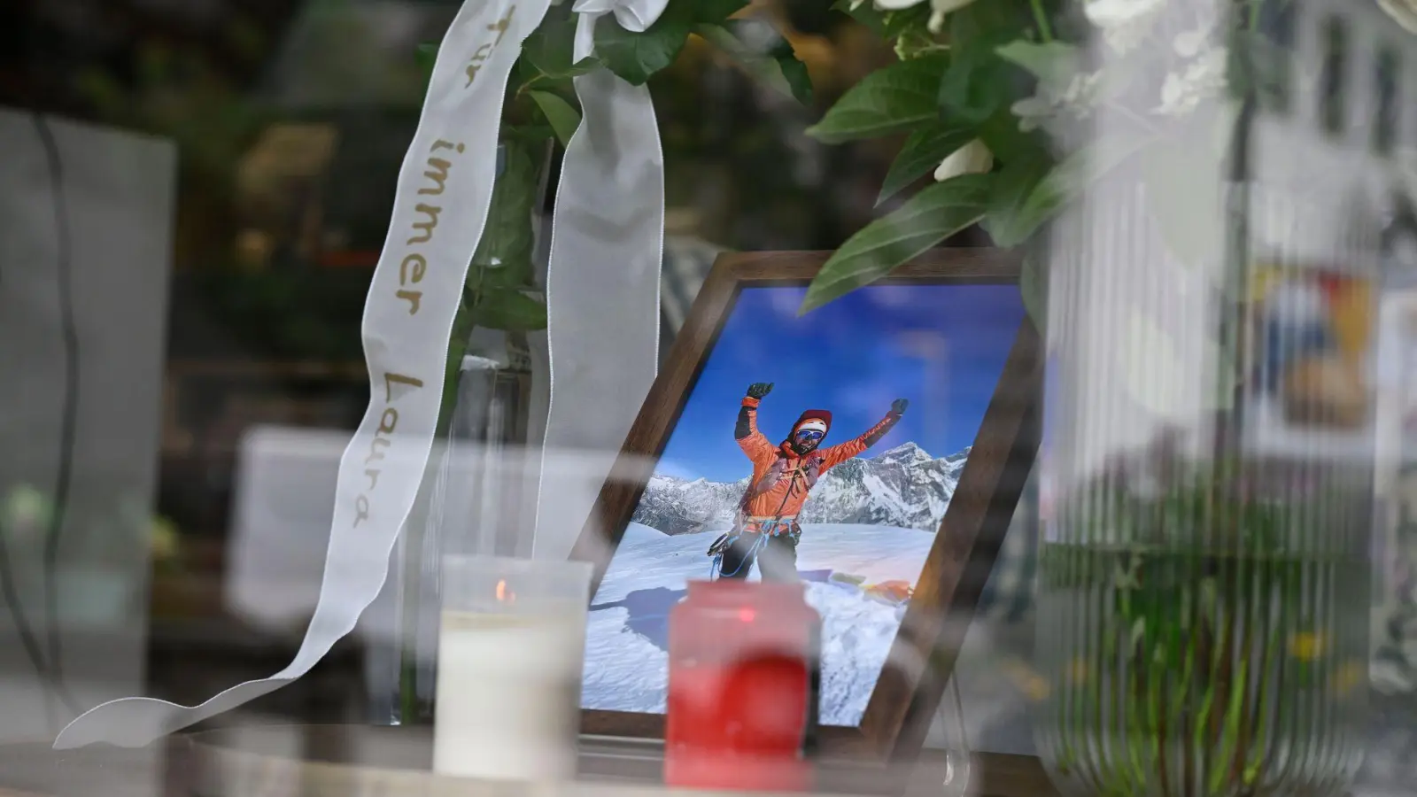 Dahlmeiers Mutter verarbeitet die Trauer um ihre Tochter in einem Schmuckstück (Symbolbild). (Foto: Uwe Lein/dpa)