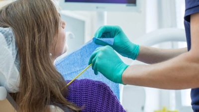 35 Prozent der Befragten nennen Angst vor Verurteilung oder negativer Bewertung als Grund, beim Arztbesuch wichtige Informationen zu verschweigen. (Foto: Christin Klose/dpa-tmn)