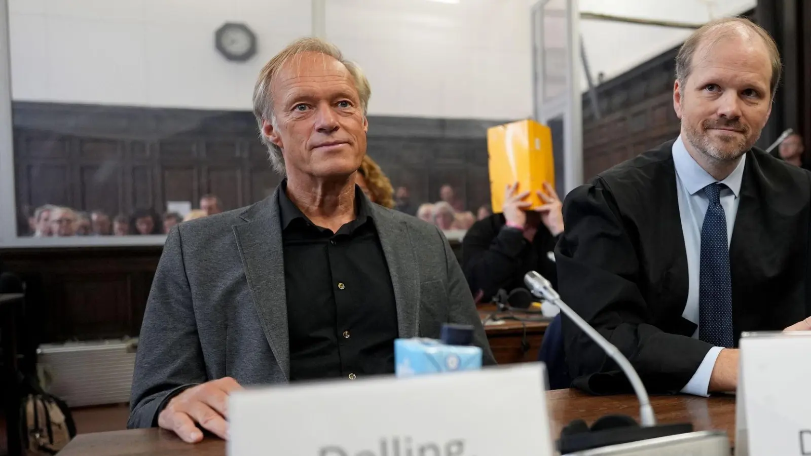 Gerhard Delling erklärte, seiner Lebensgefährtin Christina Block Mut gemacht zu haben, äußert sich aber nicht zu den konkreten Anklagepunkten. (Foto: Marcus Brandt/dpa-Pool/dpa)