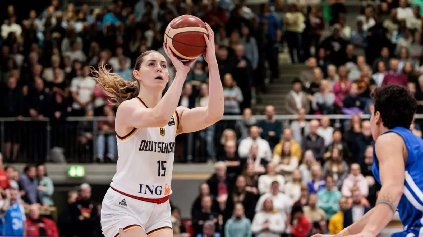 Luisa Geiselsöder (hier im Länderspiel gegen Griechenland) lässt die deutsche Nationalmannschaft nicht im Stich. (Foto: DBB/Demirel)