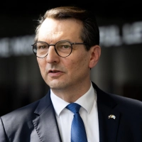 BMW-Chef Nedeljkovic: Konzernstruktur vereinfachen und Managementpositionen streichen. (Archivbild) (Foto: Sven Hoppe/dpa)