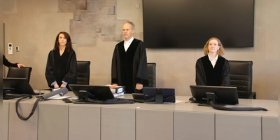 Die Richter Natalia Plotnikov, Matthias Held und Barbara Dumsky (von links) hatten sich mit unklaren und widersprüchlichen Aussagen zu befassen. (Foto: Stefan Neidl)
