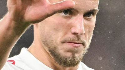 Ermedin Demirovic wurde mit seinem Doppelpack zum späten Erfolgsgaranten. (Foto: Harry Langer/dpa)