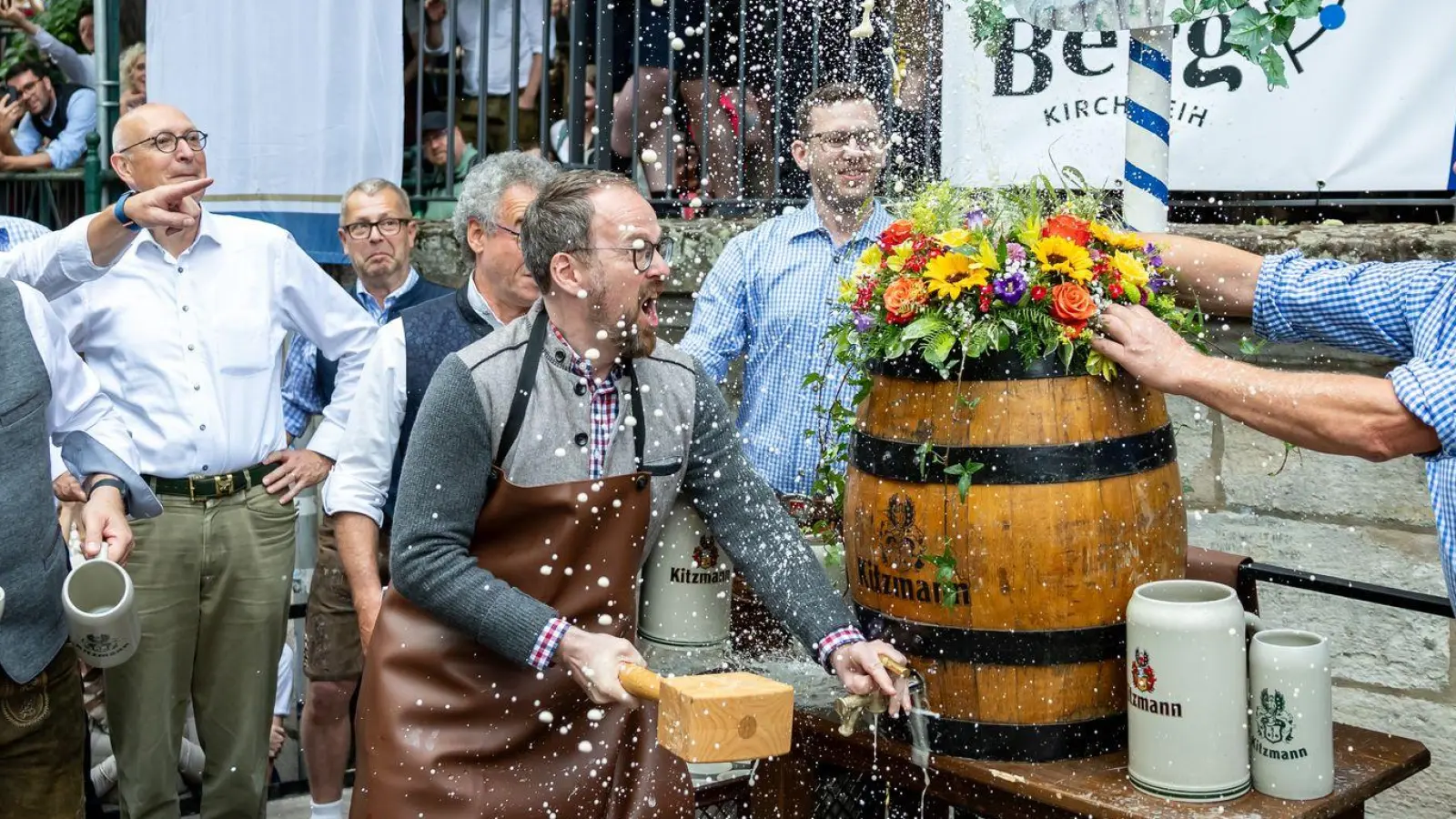 Die Erlanger Bergkirchweih ist eröffnet.  (Foto: Daniel Karmann/dpa)