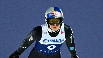 Für Andreas Wellinger lief es diesmal besser. (Foto: Fredrik Sandberg/TT News Agency/AP/dpa)